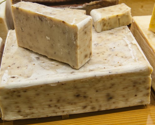 Jabón de leche de cabra y rosas silvestres Jabón de aromaterapia hecho con leche de cabra y rosas silvestres